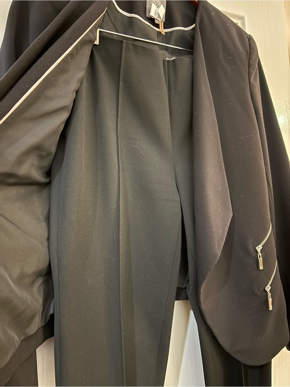 Vince Camuto Black Zip-Pocket Tailored Women's Pantsuit - Picture 4 of 7